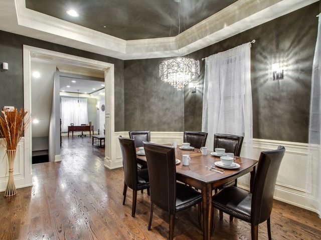 817 E Bowen Dr, Chicago, IL 60653 photo 9