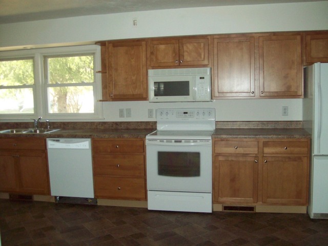 106 Carolee Ln, Morrison, IL 61270 photo 3
