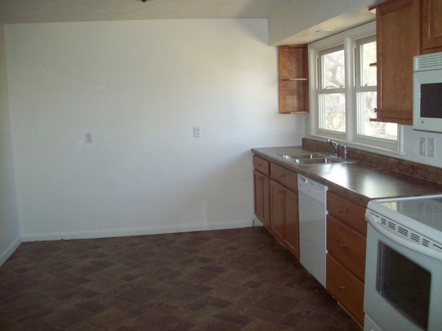 106 Carolee Ln, Morrison, IL 61270 photo 4