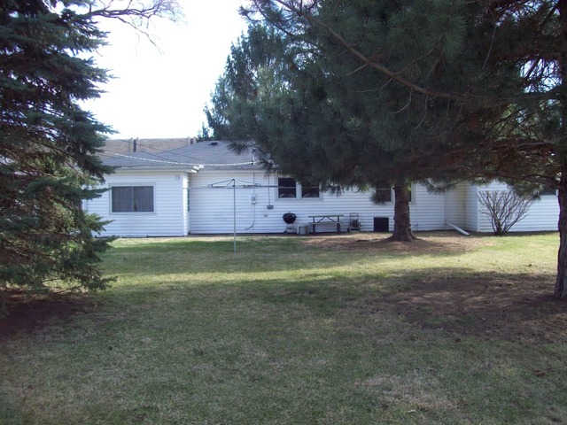 106 Carolee Ln, Morrison, IL 61270 photo 9