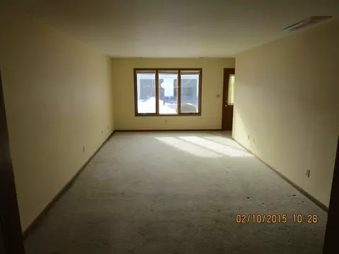 442 Exchange St, Sycamore, IL 60178 photo 3