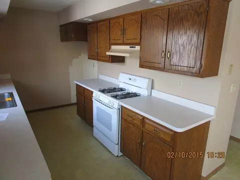 442 Exchange St, Sycamore, IL 60178 photo 5