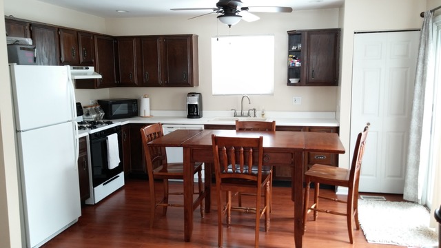 621 Harrison St, Elgin, IL 60120 photo 3