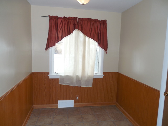 14 Chatham Cir, Kankakee, IL 60901 photo 5