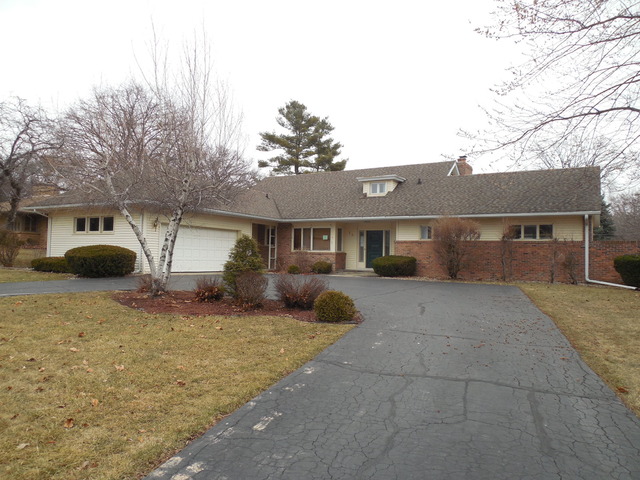 14 Chatham Cir, Kankakee, IL 60901 photo 1