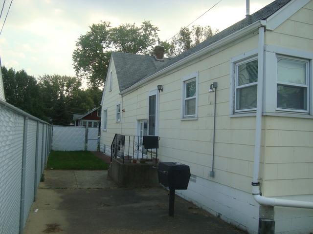 3218 Ann St, Lansing, IL 60438 photo 4