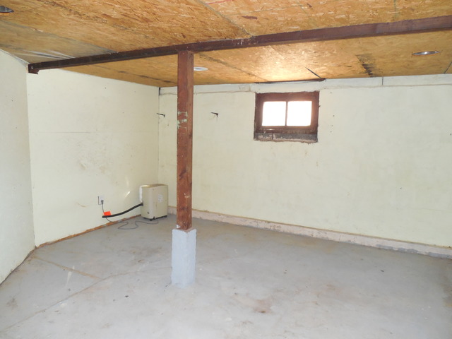 318 E 3rd St, Momence, IL 60954 photo 18
