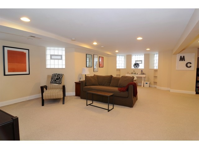 3639 N Hoyne Ave, Chicago, IL 60618 photo 14