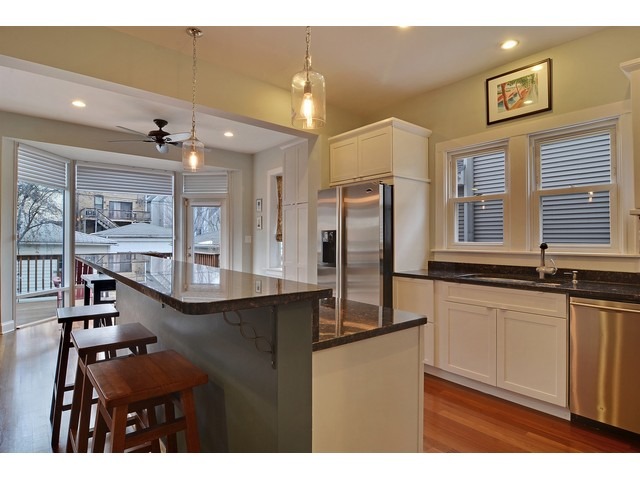 3639 N Hoyne Ave, Chicago, IL 60618 photo 9
