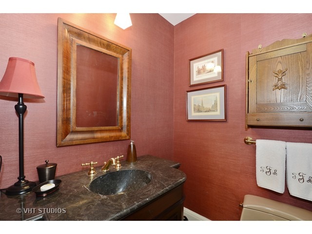 270 E Pearson St #402, Chicago, IL 60611 photo 9