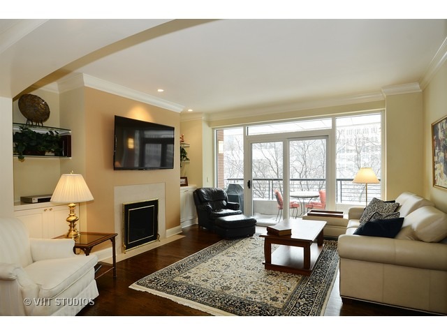 270 E Pearson St #402, Chicago, IL 60611 photo 2
