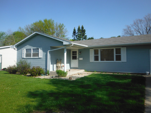 803 26th St, Peru, IL 61354 photo 1