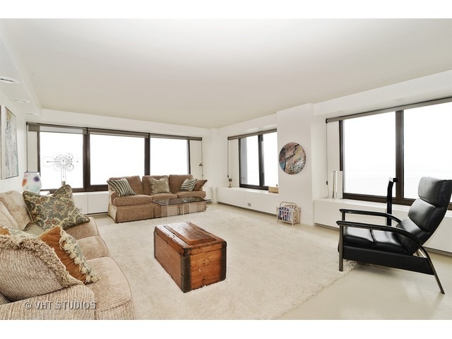 175 E Delaware Pl #6305, Chicago, IL 60611 photo 7