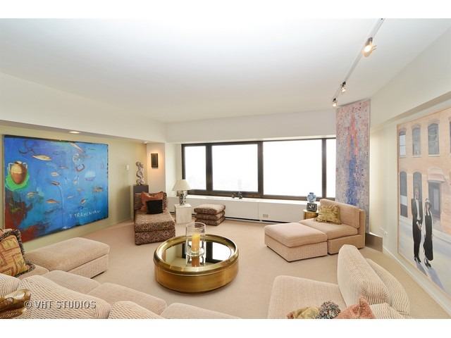 175 E Delaware Pl #6305, Chicago, IL 60611 photo 2
