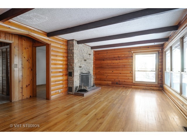 913 Jackson Ave, Wauconda, IL 60084 photo 2