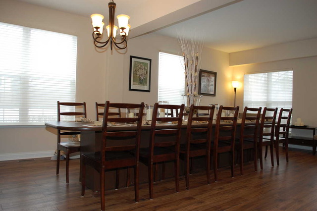 623 Olive Pkwy, Bartlett, IL 60103 photo 3