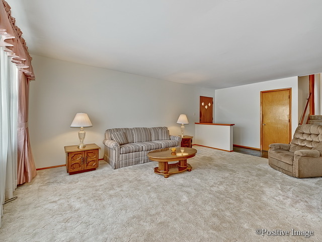 5909 W Maple Ave, Berkeley, IL 60163 photo 4