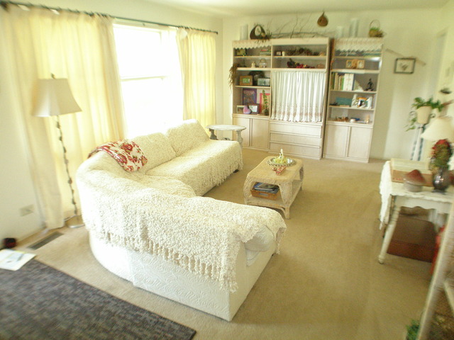 1937 Paddock Ln, Wheaton, IL 60187 photo 2