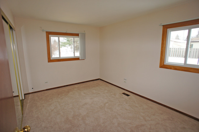 405 Bode Rd, Hoffman Estates, IL 60169 photo 14