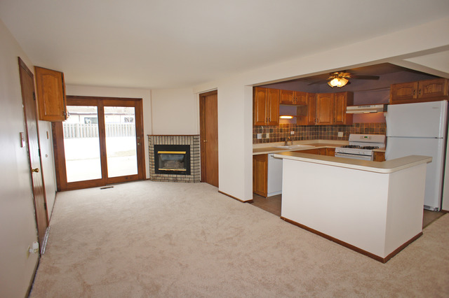 405 Bode Rd, Hoffman Estates, IL 60169 photo 11
