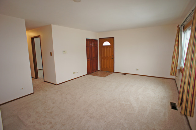 405 Bode Rd, Hoffman Estates, IL 60169 photo 6