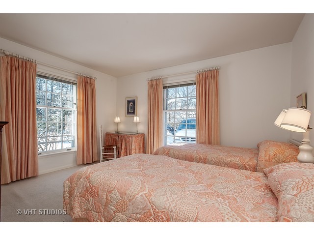 1327 Hackberry Ln, Winnetka, IL 60093 photo 13