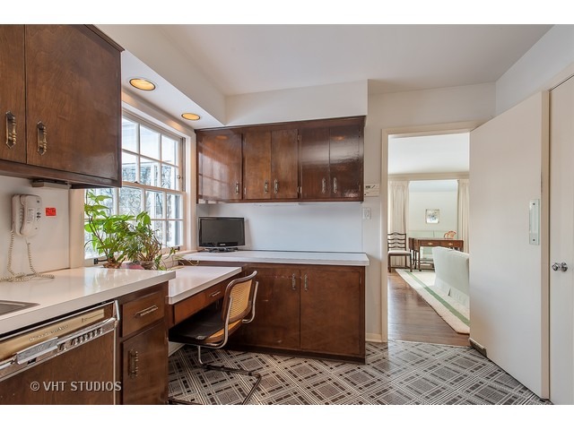 1327 Hackberry Ln, Winnetka, IL 60093 photo 6