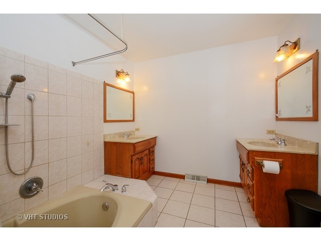 19037 Burnham Ave, Lansing, IL 60438 photo 7