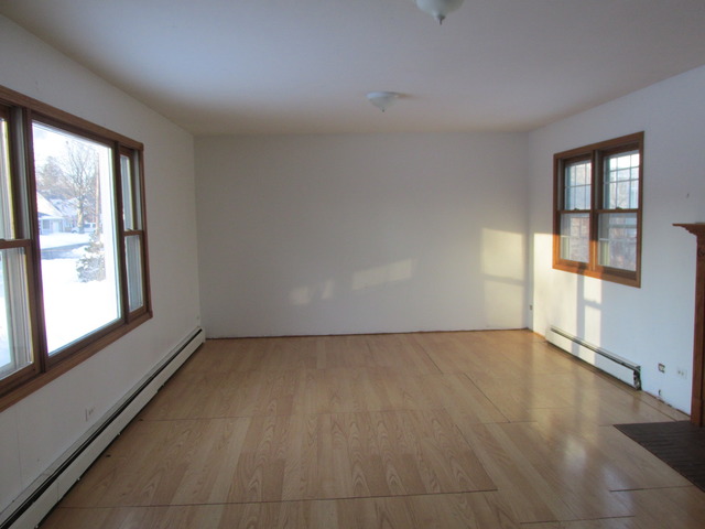 461 S Commonwealth Ave, Elgin, IL 60123 photo 3