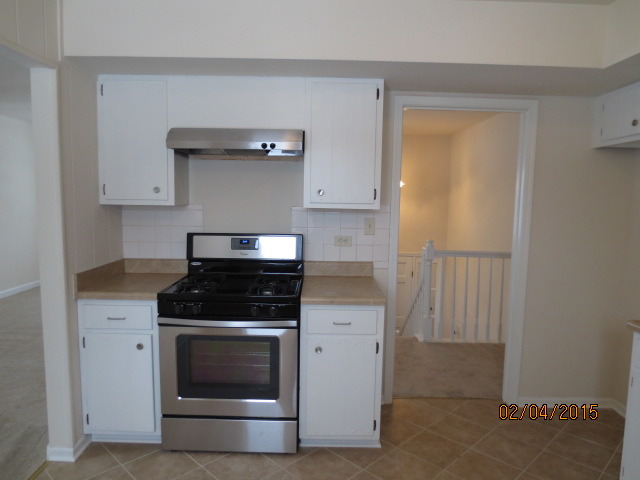 1280 Fairmont Rd, Hoffman Estates, IL 60169 photo 7