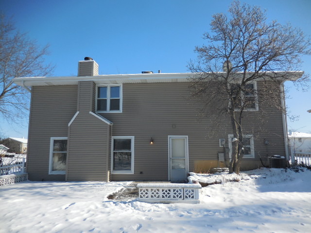1280 Fairmont Rd, Hoffman Estates, IL 60169 photo 2