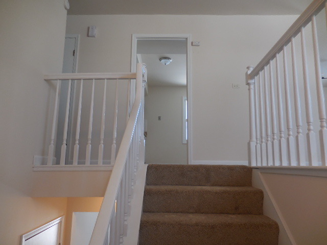 1280 Fairmont Rd, Hoffman Estates, IL 60169 photo 3
