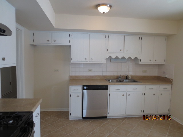 1280 Fairmont Rd, Hoffman Estates, IL 60169 photo 6
