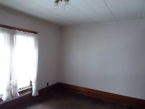 2219 5th St, Peru, IL 61354 photo 8