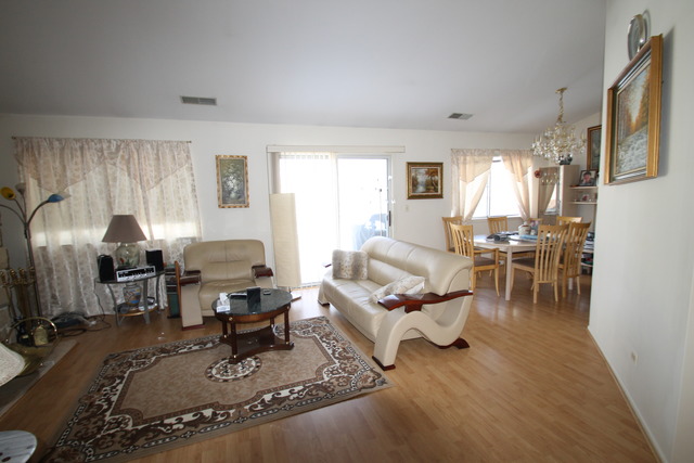 1604 Queens Ct #b2, Wheeling, IL 60090 photo 4