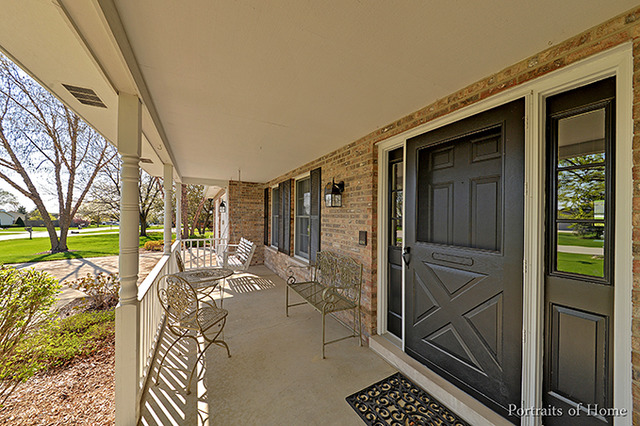 650 Saddle Ln, Aurora, IL 60505 photo 2