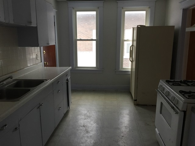 677 High St, Aurora, IL 60505 photo 10