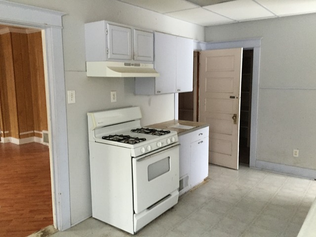 677 High St, Aurora, IL 60505 photo 9