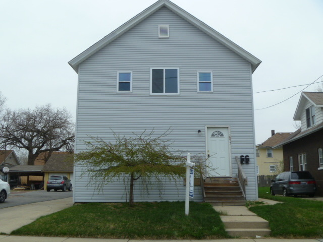 677 High St, Aurora, IL 60505 photo 1