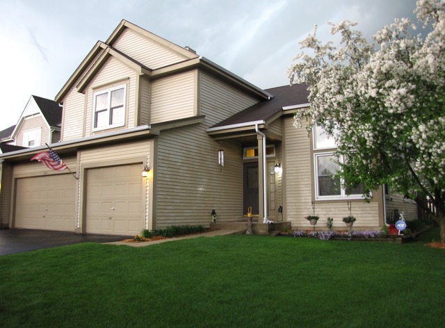 1347 Beacon Ln, Bartlett, IL 60103 photo 2