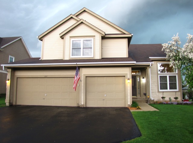 1347 Beacon Ln, Bartlett, IL 60103 photo 1