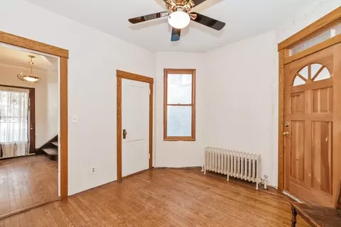 2425 W Wilson Ave, Chicago, IL 60625 photo 11