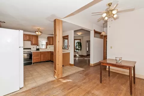 2425 W Wilson Ave, Chicago, IL 60625 photo 10