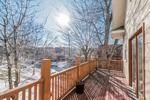 2425 W Wilson Ave, Chicago, IL 60625 photo 17