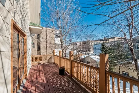 2425 W Wilson Ave, Chicago, IL 60625 photo 18