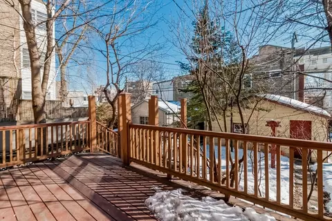 2425 W Wilson Ave, Chicago, IL 60625 photo 21