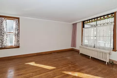 2425 W Wilson Ave, Chicago, IL 60625 photo 8