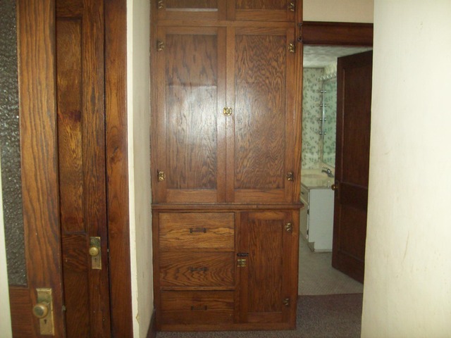 110 N Main St, Walnut, IL 61376 photo 5