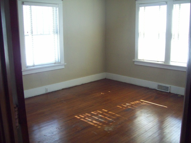 110 N Main St, Walnut, IL 61376 photo 8