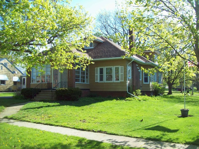 110 N Main St, Walnut, IL 61376 photo 1